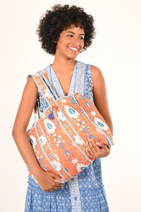 ZIPPER TOTE BAG